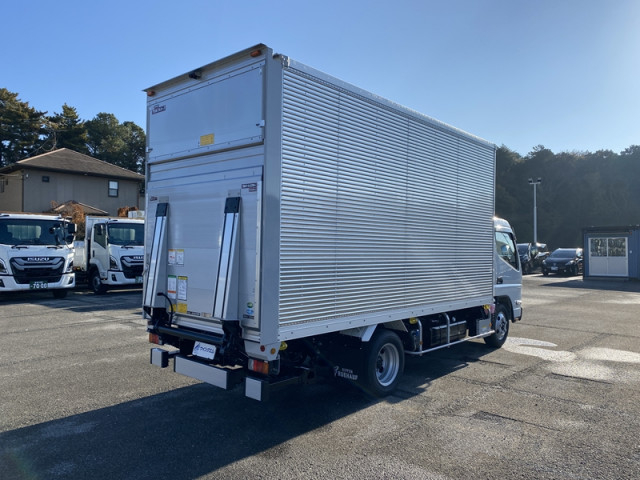 三菱ふそう キャンター 小型 バン 2RG-FEAV0(99762) 6枚目