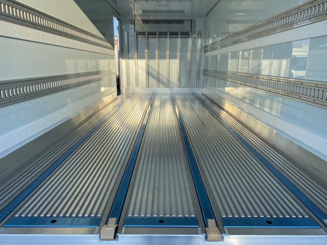 三菱ふそう ファイター 小型 冷蔵冷凍バン 2KG-FK65F(99763) 9枚目