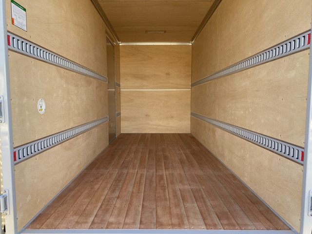 三菱ふそう キャンター 小型 バン 2RG-FEAV0(99764) 9枚目