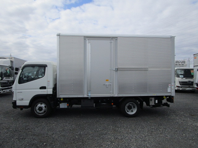 三菱ふそう キャンター 小型 バン 2RG-FEB80(99811) 5枚目