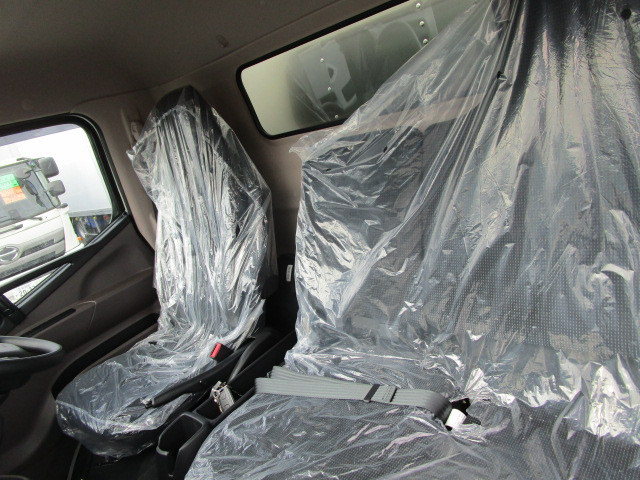 三菱ふそう キャンター 小型 バン 2RG-FEB80(99811) 22枚目