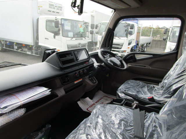 三菱ふそう キャンター 小型 バン 2RG-FEB80(99811) 24枚目