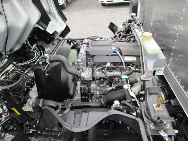 三菱ふそう キャンター 小型 バン 2RG-FEB80(99811) 26枚目