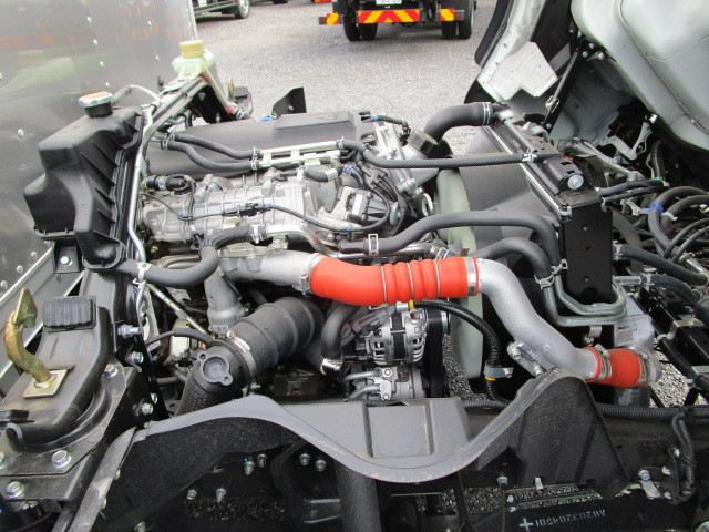 三菱ふそう キャンター 小型 バン 2RG-FEB80(99811) 28枚目