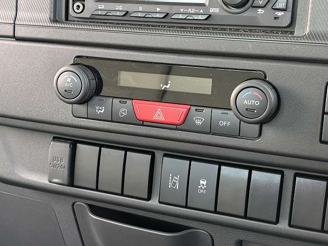 Isuzu elf Small Flat body 2TG-NJR88AF(99819) 44枚目