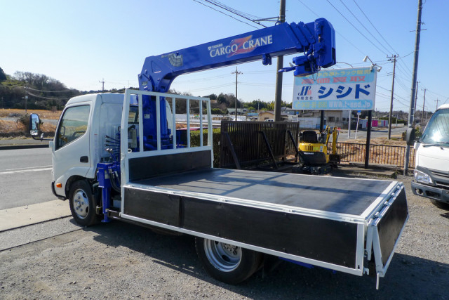 日野 デュトロ 小型 平ボディ（クレーン付） TKG-XZU645M(99837) 9枚目