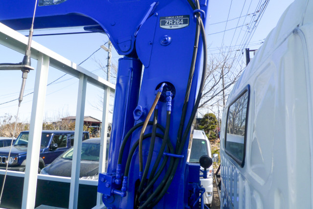 日野 デュトロ 小型 平ボディ（クレーン付） TKG-XZU645M(99837) 16枚目