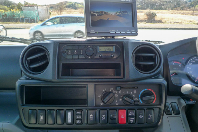 日野 デュトロ 小型 平ボディ（クレーン付） TKG-XZU645M(99837) 38枚目