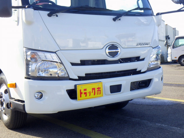 日野 デュトロ 小型 平ボディ（クレーン付） TKG-XZU712M(99845) 3枚目