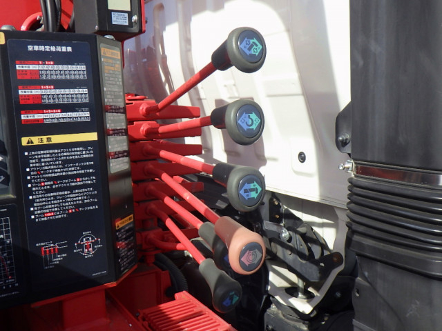 日野 デュトロ 小型 平ボディ（クレーン付） TKG-XZU712M(99845) 12枚目