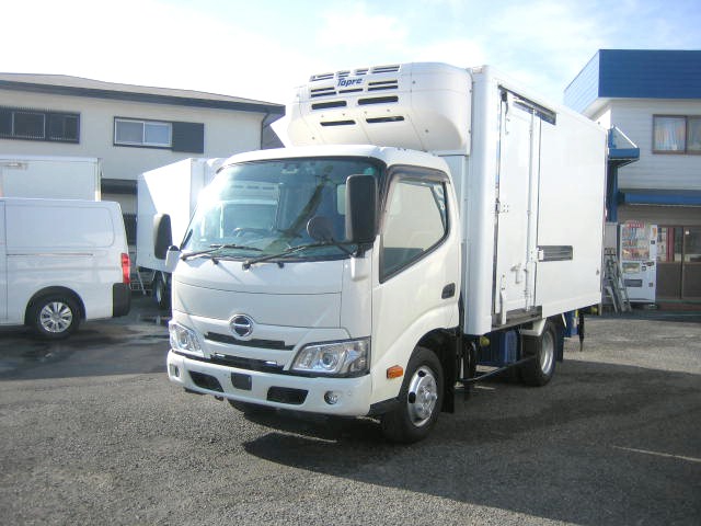 日野 デュトロ 小型 冷蔵冷凍バン 2RG-XZC605M(99896) 1枚目