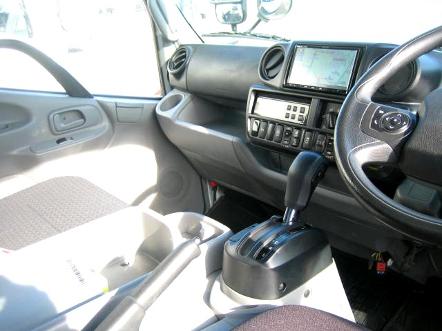 日野 デュトロ 小型 冷蔵冷凍バン 2RG-XZC605M(99896) 28枚目