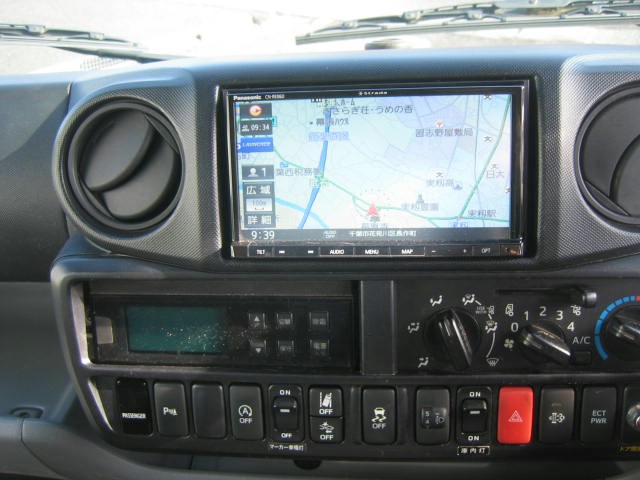 日野 デュトロ 小型 冷蔵冷凍バン 2RG-XZC605M(99896) 30枚目