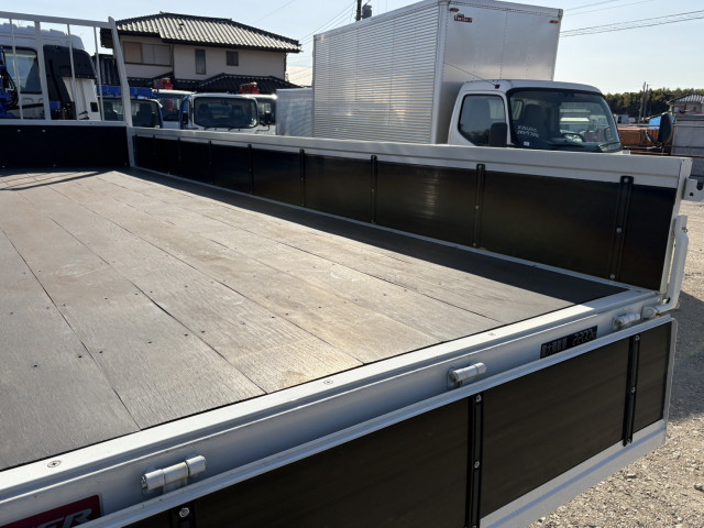 三菱ふそう キャンター 中型 平ボディ（クレーン付） 2KG-FK62F(99912) 11枚目