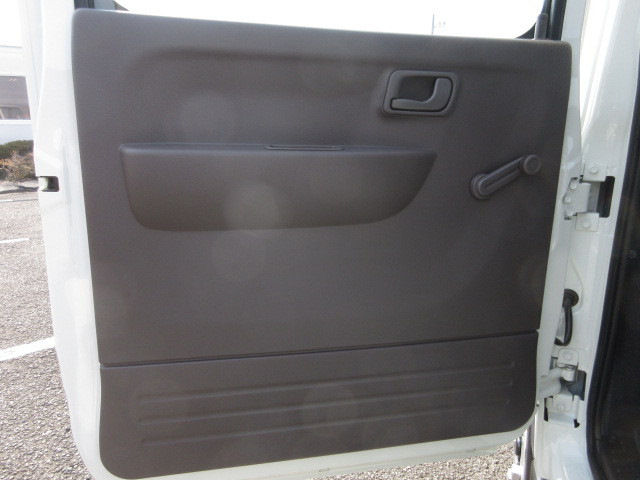 三菱ふそう キャンター 小型 Wキャブ 2RG-FBA20(99911) 32枚目