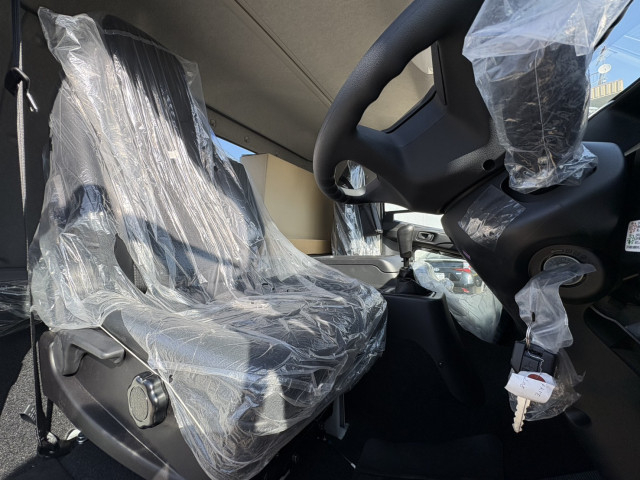 三菱ふそう キャンター 中型 平ボディ（クレーン付） 2KG-FK62F(99912) 30枚目