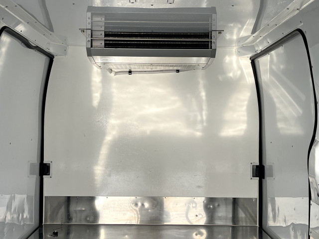 日産自動車 キャラバン 小型 冷蔵冷凍バン 3BF-VR2E26(99913) 9枚目