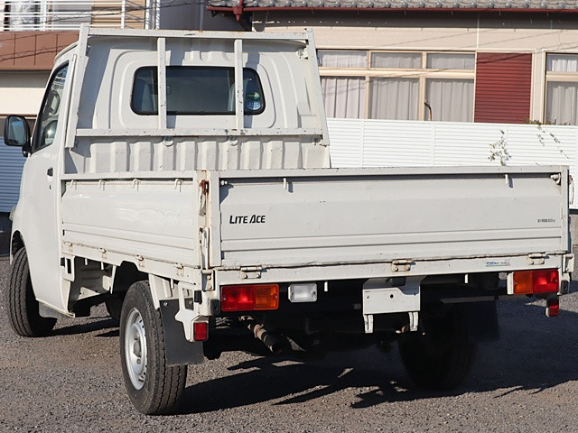 トヨタ ライトエース 小型 平ボディ DBF-S402U(99918) 2枚目