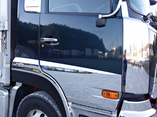 UDトラックス（日産） クオン 大型 ウィング QKG-CD5ZE(99980) 6枚目