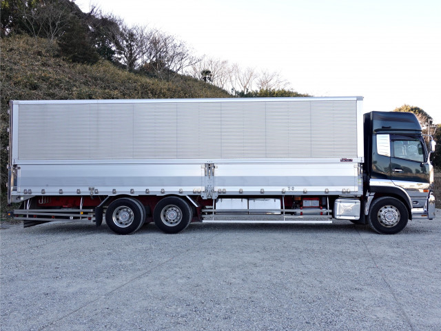 UDトラックス（日産） クオン 大型 ウィング QKG-CD5ZE(99980) 9枚目