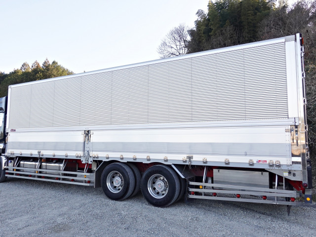 UDトラックス（日産） クオン 大型 ウィング QKG-CD5ZE(99980) 12枚目