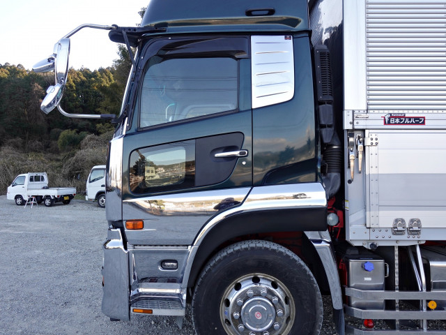 UDトラックス（日産） クオン 大型 ウィング QKG-CD5ZE(99980) 15枚目