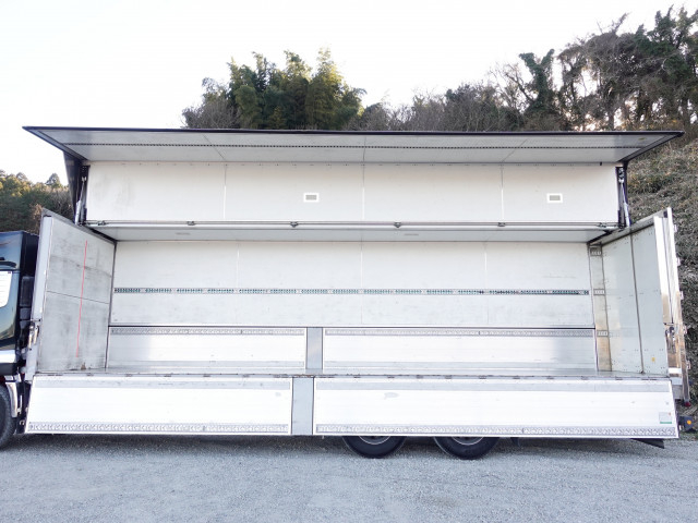 UDトラックス（日産） クオン 大型 ウィング QKG-CD5ZE(99980) 18枚目