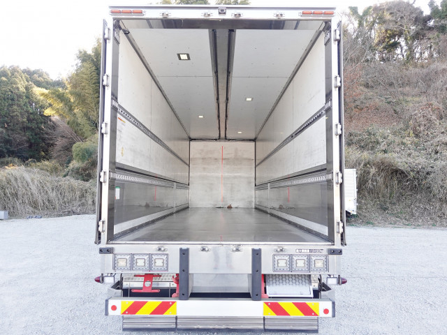 UDトラックス（日産） クオン 大型 ウィング QKG-CD5ZE(99980) 19枚目