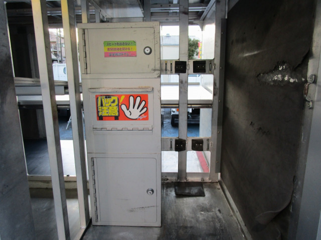 いすゞ エルフ 小型 バン TRG-NLR85N(99990) 16枚目