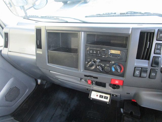 いすゞ エルフ 小型 バン TRG-NLR85N(99990) 26枚目