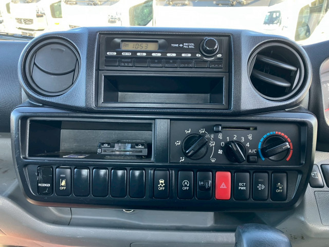 トヨタ トヨエース 小型 平ボディ TKG-XZC605(99992) 29枚目