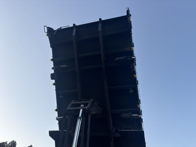 いすゞ ギガ 大型 土砂ダンプ QPG-CYM77BM(99999) 14枚目