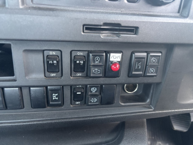 いすゞ ギガ 大型 土砂ダンプ QPG-CYM77BM(99999) 34枚目