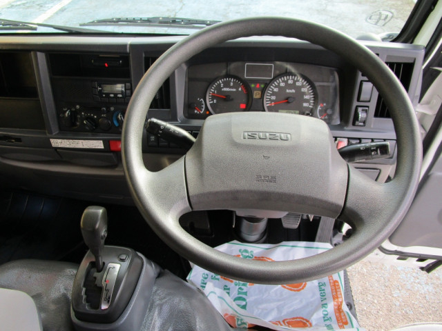 いすゞ エルフ 小型 平ボディ（クレーン付） TPG-NKR85AR(100002) 31枚目