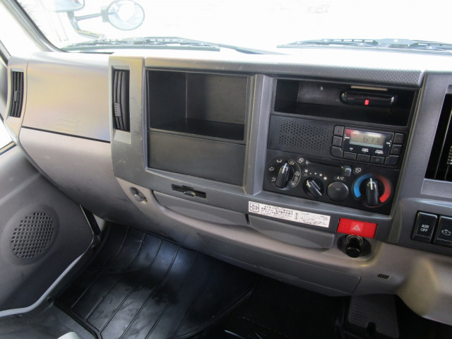 いすゞ エルフ 小型 平ボディ（クレーン付） TPG-NKR85AR(100002) 32枚目