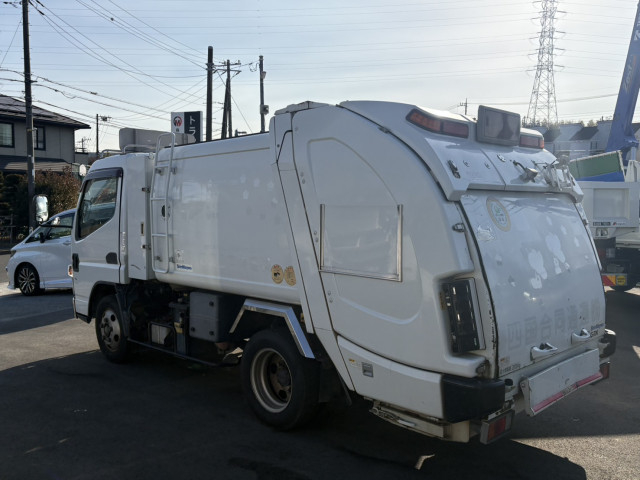 UDトラックス（日産） カゼット 小型 塵芥車（プレス式） TKG-FEA5Y(100005) 4枚目