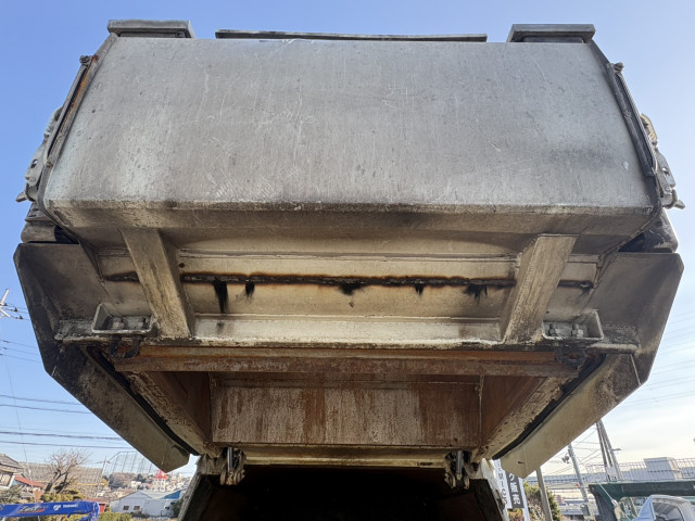 UDトラックス（日産） カゼット 小型 塵芥車（プレス式） TKG-FEA5Y(100005) 16枚目