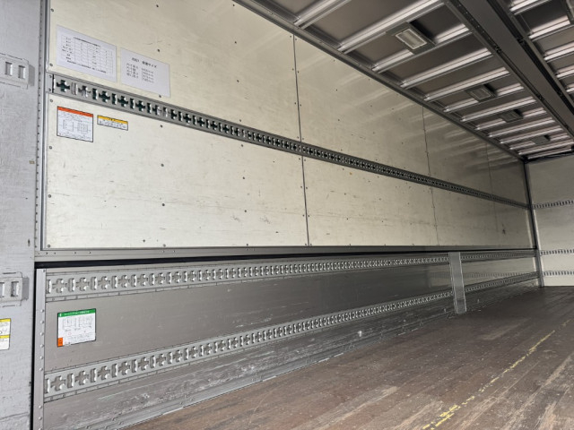 Nissan UD quon Large Wing body QKG-CG5ZE(100006) 12枚目