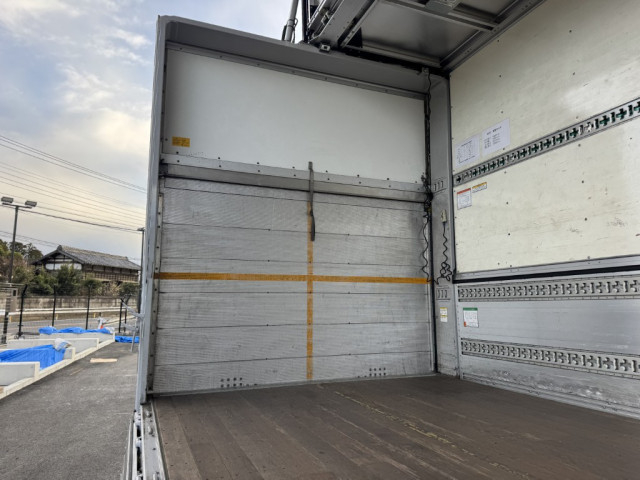 Nissan UD quon Large Wing body QKG-CG5ZE(100006) 20枚目