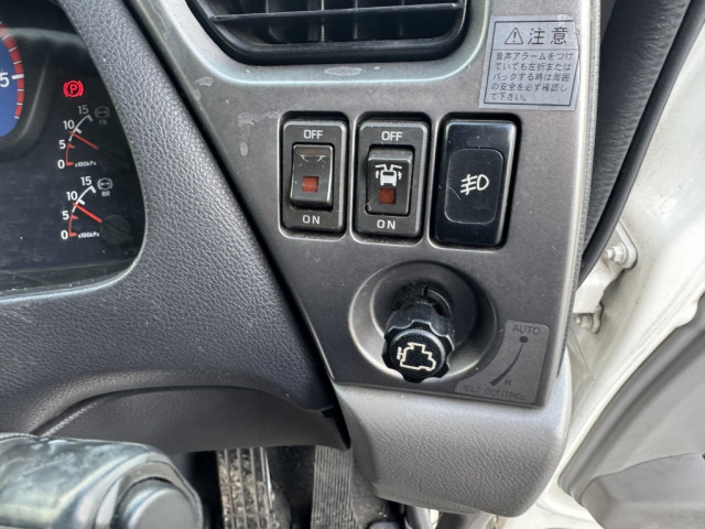 Nissan UD quon Large Wing body QKG-CG5ZE(100006) 37枚目