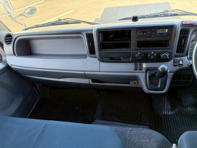 Mitsubishi Fuso canter Small Box body TKG-FEB50(100011) 45枚目