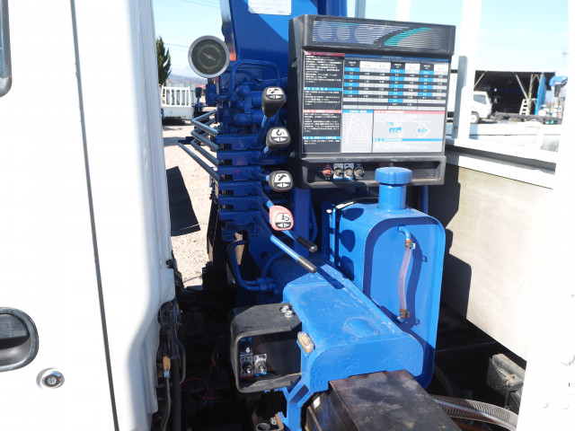 いすゞ エルフ 小型 平ボディ（クレーン付） TPG-NKR85AR(100012) 14枚目