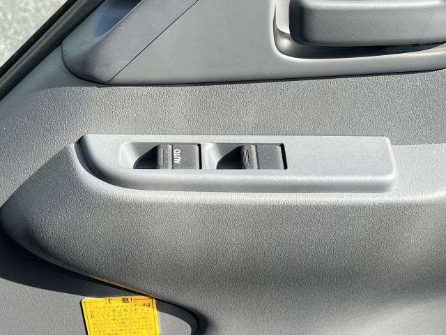 いすゞ エルフ 小型 Wキャブ TKG-NHS85A(100013) 28枚目