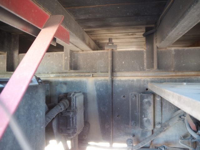 UDトラックス（日産） クオン 大型 平ボディ QKG-CW5ZA(100043) 13枚目