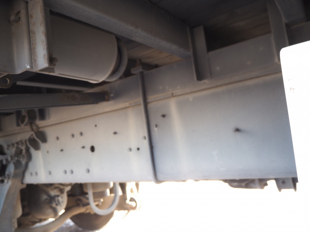 UDトラックス（日産） クオン 大型 平ボディ QKG-CW5ZA(100043) 14枚目