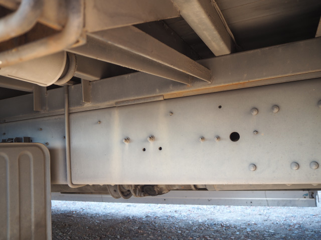 UDトラックス（日産） クオン 大型 平ボディ QKG-CW5ZA(100043) 32枚目