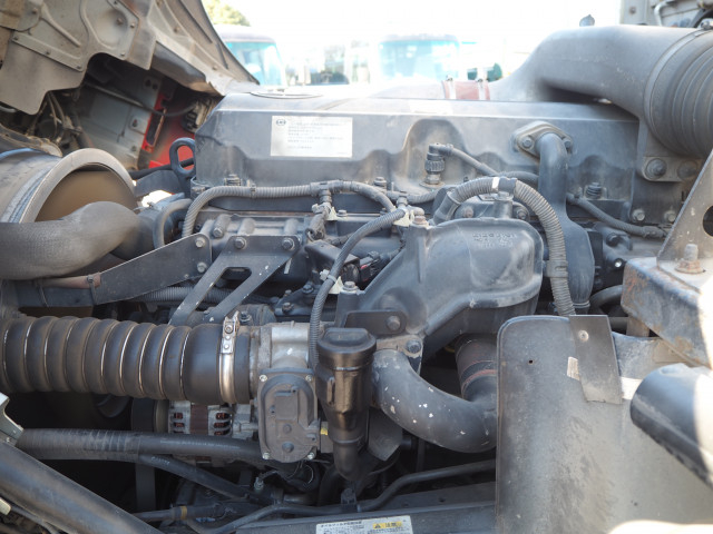 UDトラックス（日産） クオン 大型 平ボディ QKG-CW5ZA(100043) 37枚目