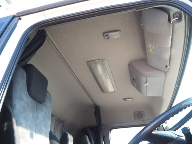 UDトラックス（日産） クオン 大型 平ボディ QKG-CW5ZA(100043) 45枚目