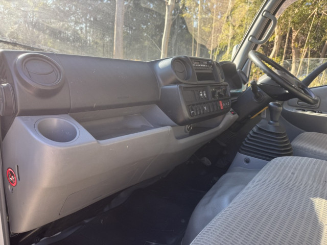 トヨタ ダイナ 小型 Wキャブ SKG-XZU685(100049) 28枚目