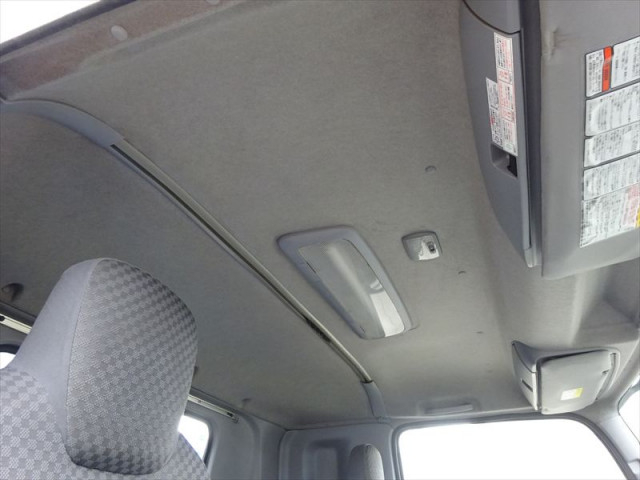 いすゞ フォワード 増トン 平ボディ（クレーン付） LKG-FTR90T2(100052) 27枚目